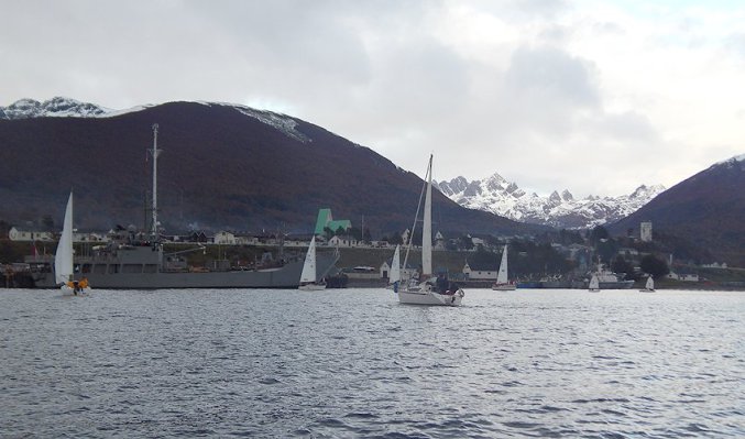 En Puerto Williams se disputó la regata internacional en honor a la Armada