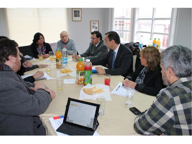 INTENDENTE Y PARTE DE GABINETE REGIONAL VISITAN PUERTO WILLIAMS
