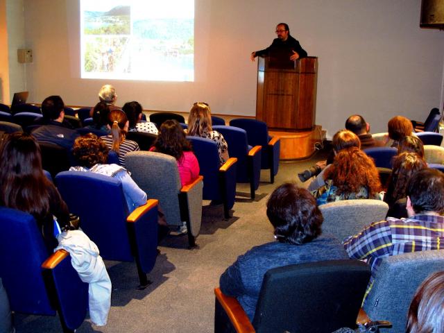 DIFUNDEN ALCANCES DEL PLAN  DESARROLLO DE ZONAS EXTREMAS EN REUNIÓN DE FUNCIONARIOS DEL MINVU