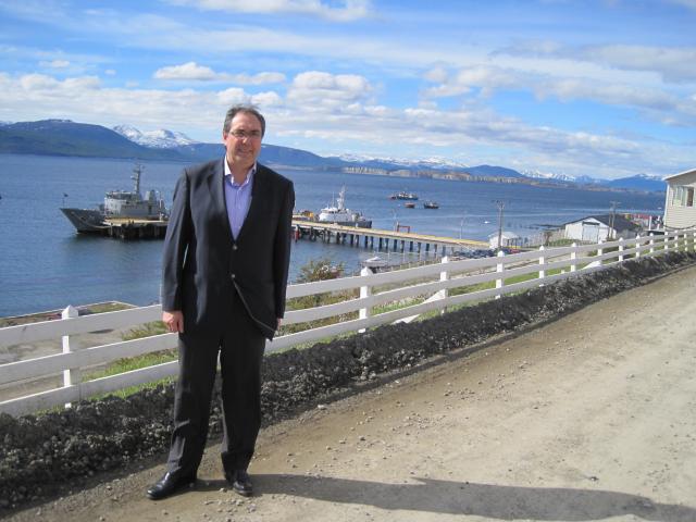 SENADOR BIANCHI INSISTIRÁ EN QUE GOBIERNO OTORGUE SUBSIDIO A GAS LICUADO Y LEÑA PARA HABITANTES DE PUERTO WILLIAMS