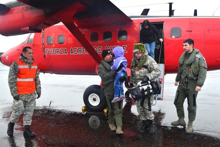FUERZA AÉREA TRASLADÓ A MENOR CON AFECCIÓN CARDIACA DESDE PUERTO WILLIAMS