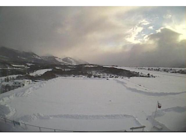 FUERTES NEVADAS OBLIGAN A REPROGRAMAR VUELOS A PUERTO WILLIAMS