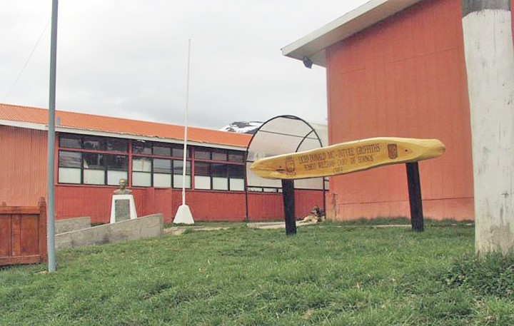 Apoderados denuncian maltrato sicológico en contra de sus hijos