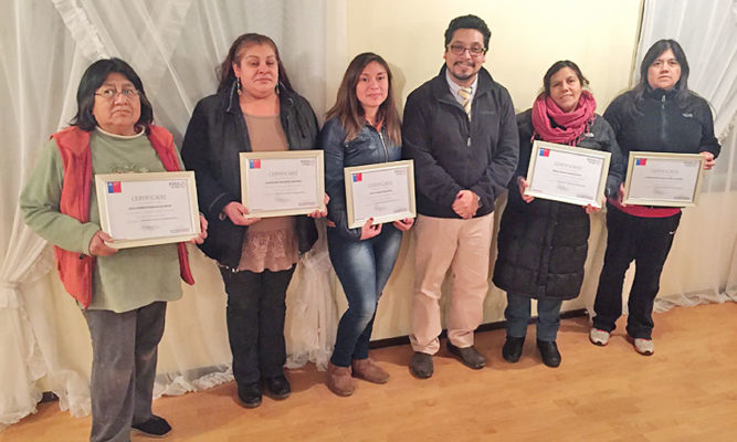 Ocho emprendedores de Puerto Williams potencian sus negocios