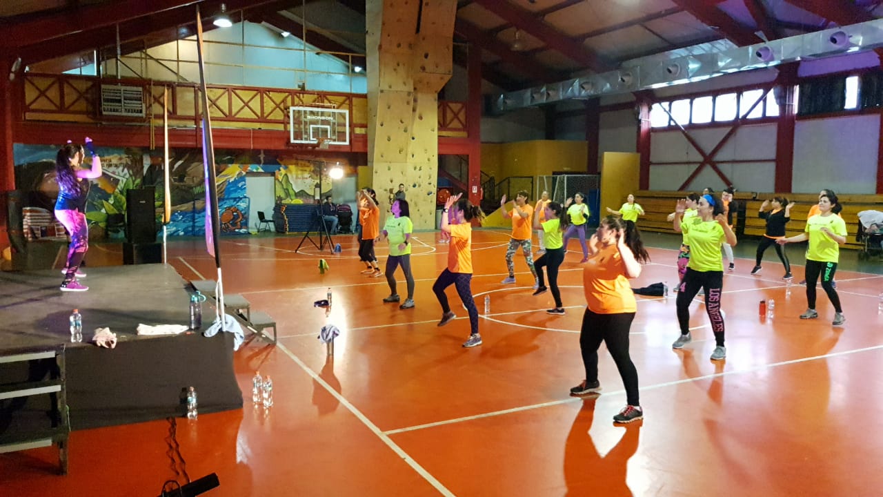 CON UNA ZUMBATON MUNICIPIO DE CABO DE HORNOS REALIZÓ EL LANZAMIENTO DE SUS ACTIVIDADES DEPORTIVAS 2019