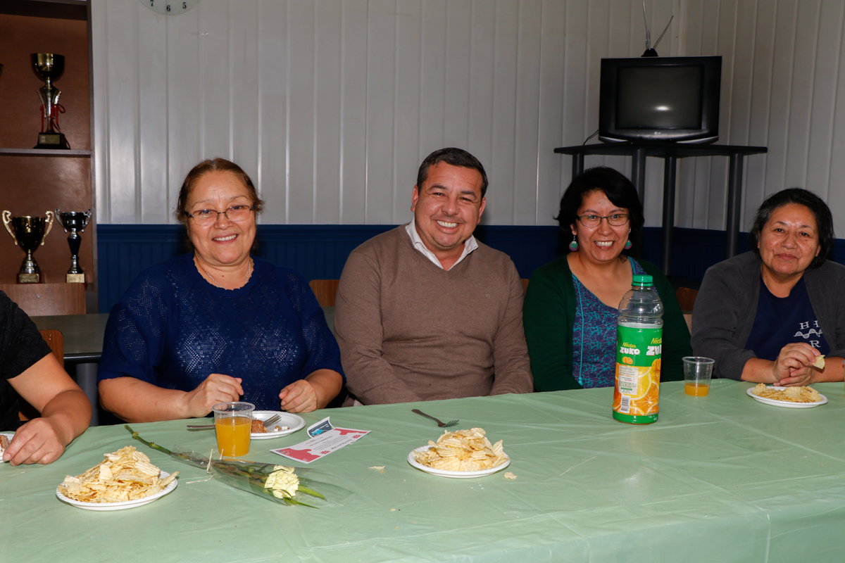 ALCALDE SALUDA A MUJERES TRABAJADORAS DE LA COMUNA