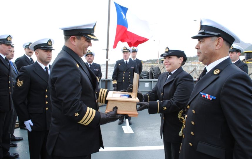 La historia de la primera mujer de la Armada que dominó los mares del fin del mundo